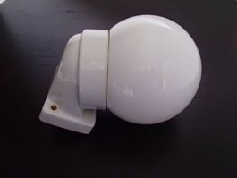 weisse Keramik Badezimmer Wandlampe