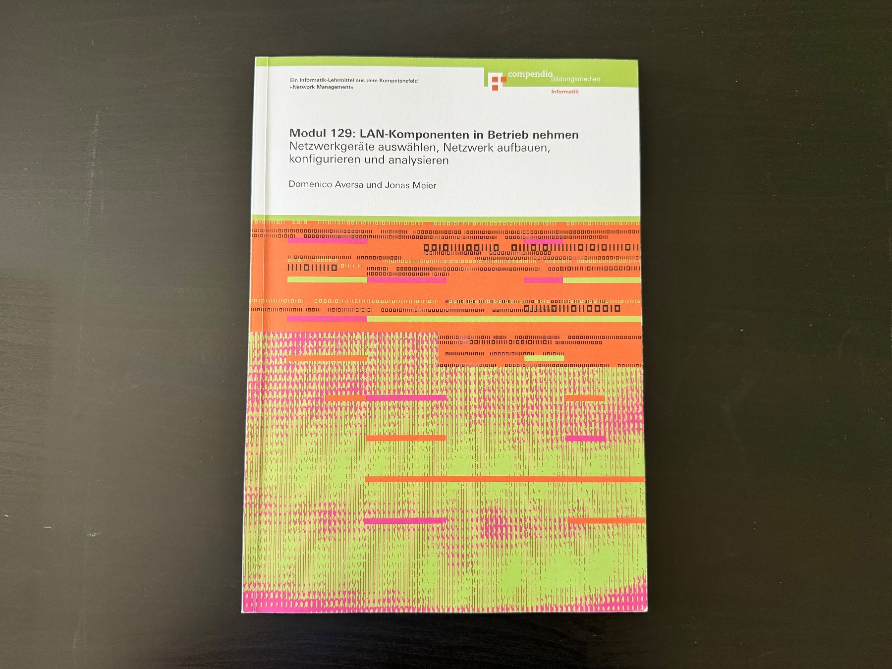 Libri: Informatik Modul 129: LAN-Komponenten in Betrieb nehmen – Usato da Löhningen venduto da santafe06