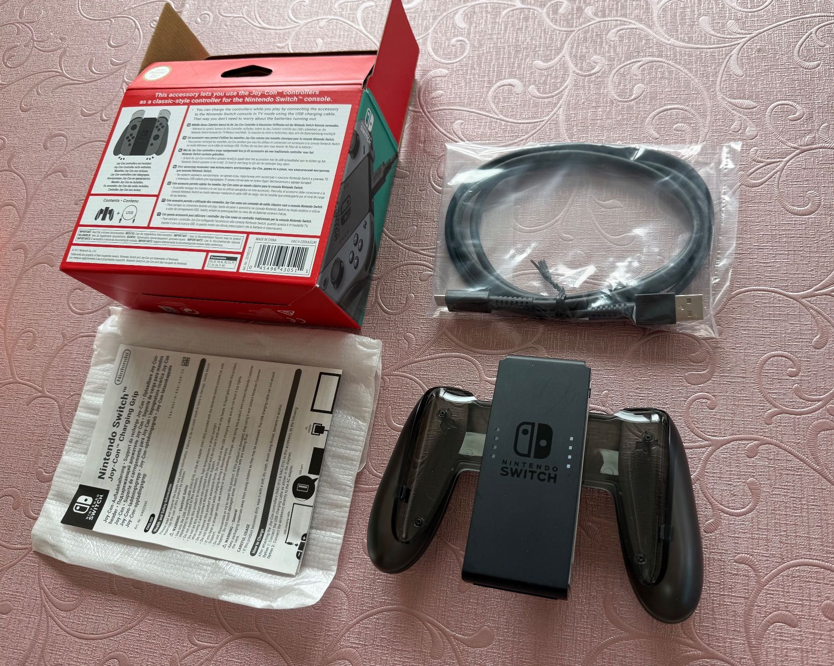 Nintendo Controller: Joy-Con Charging Grip - Nintendo Switch – Usato da Reichenbach i. K. venduto da basangi 4