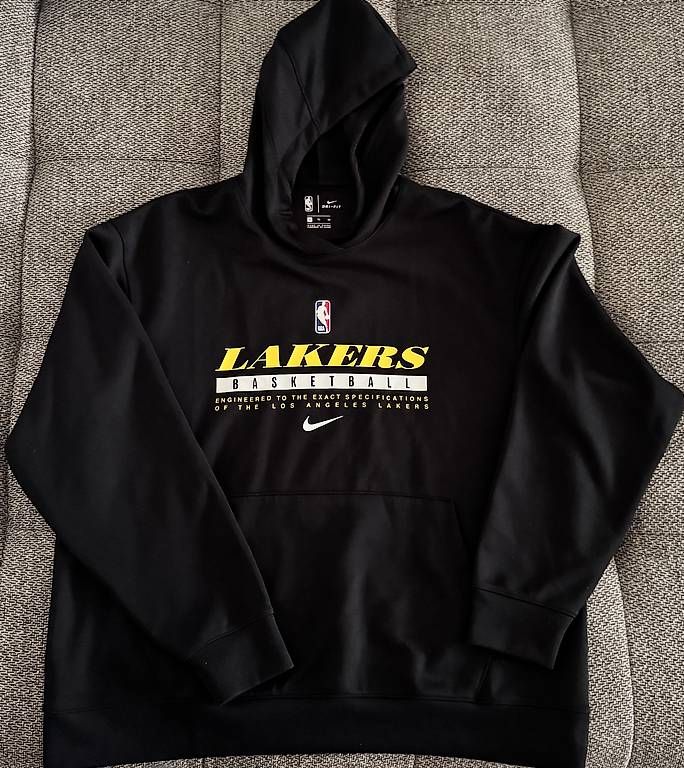 Lotti di vestiti: Nike - Lakers Trainer Set (XL) – Usato da Basel venduto da kad_sb7h