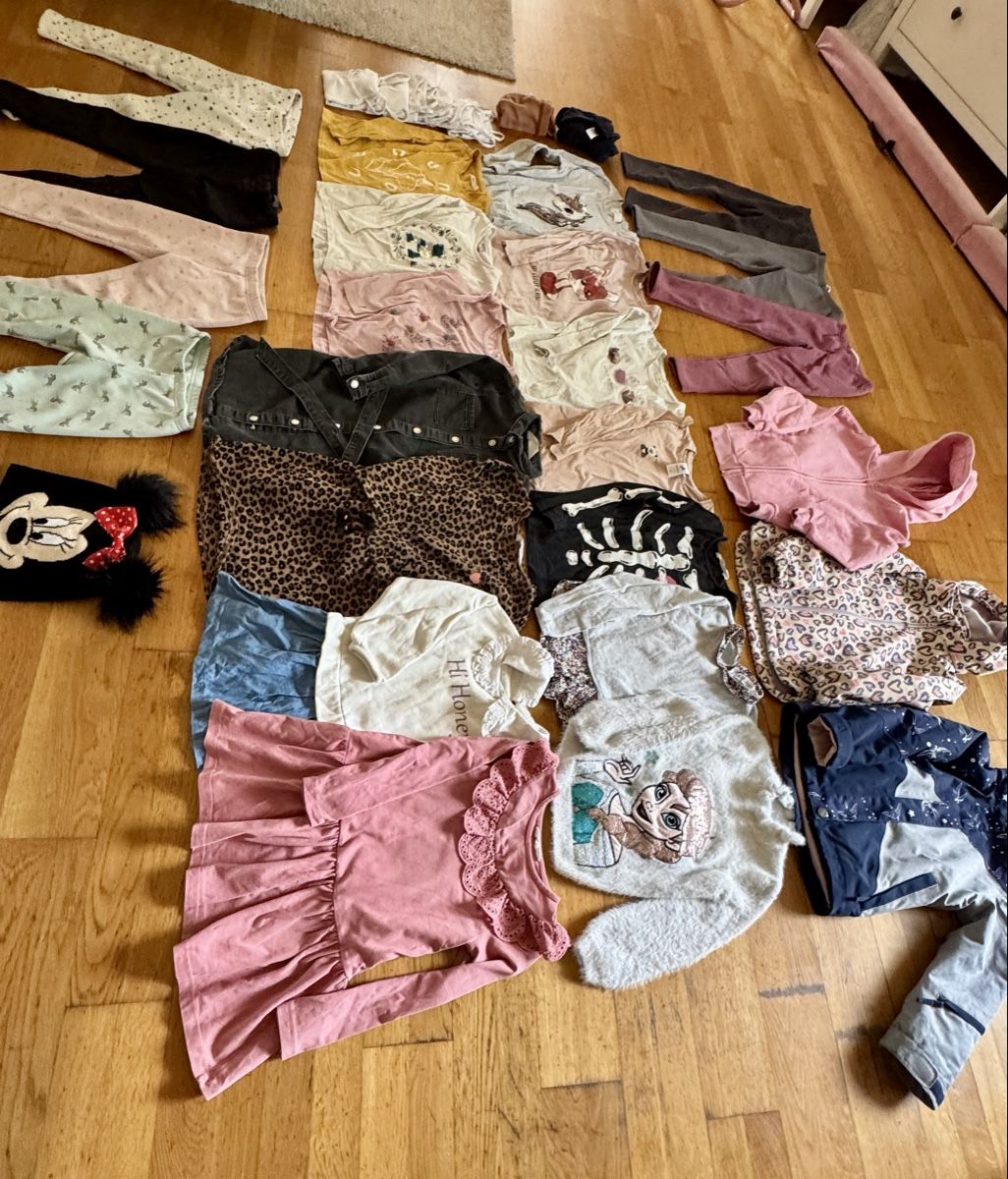 Lotti & Set di vestiti: grosses Kleiderpaket 116 – Usato da Dierikon venduto da FraeuleinMaus17 1