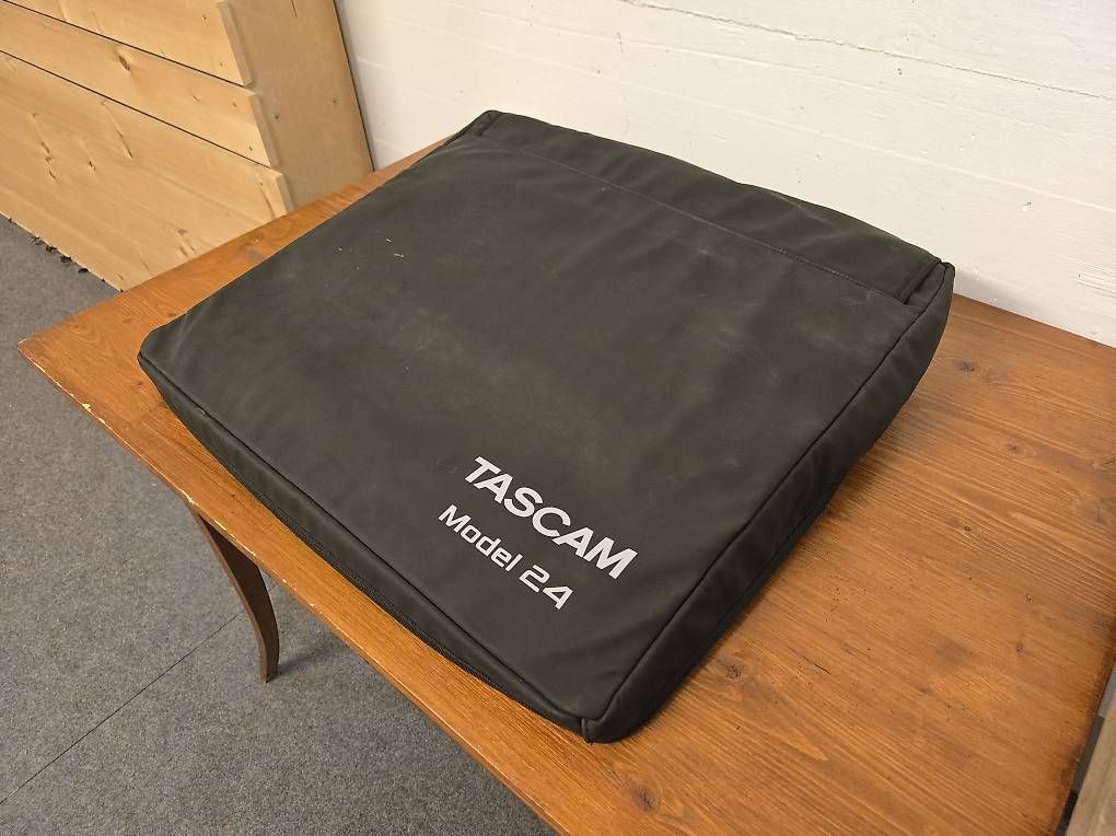 Platines de mixage: Tascam Model 24 – D'occasion à Lamboing par Astaroth6 2