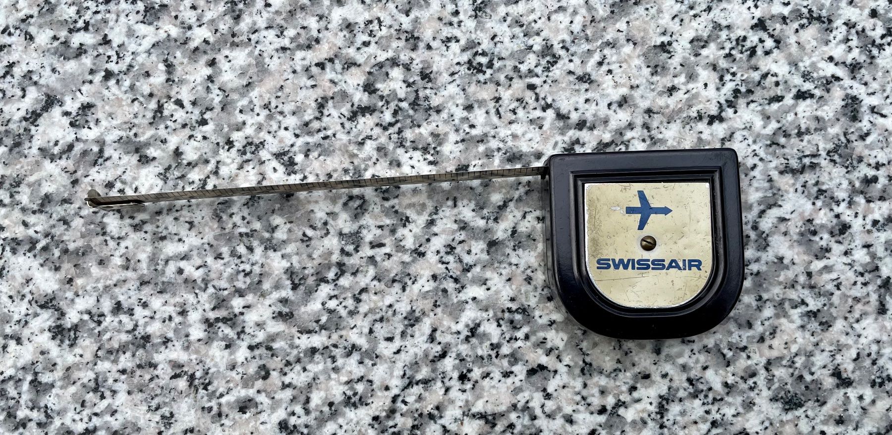 Mesurer: Swissair, altes Logo, Rollmassband – D'occasion à Wallbach par paxnic 1