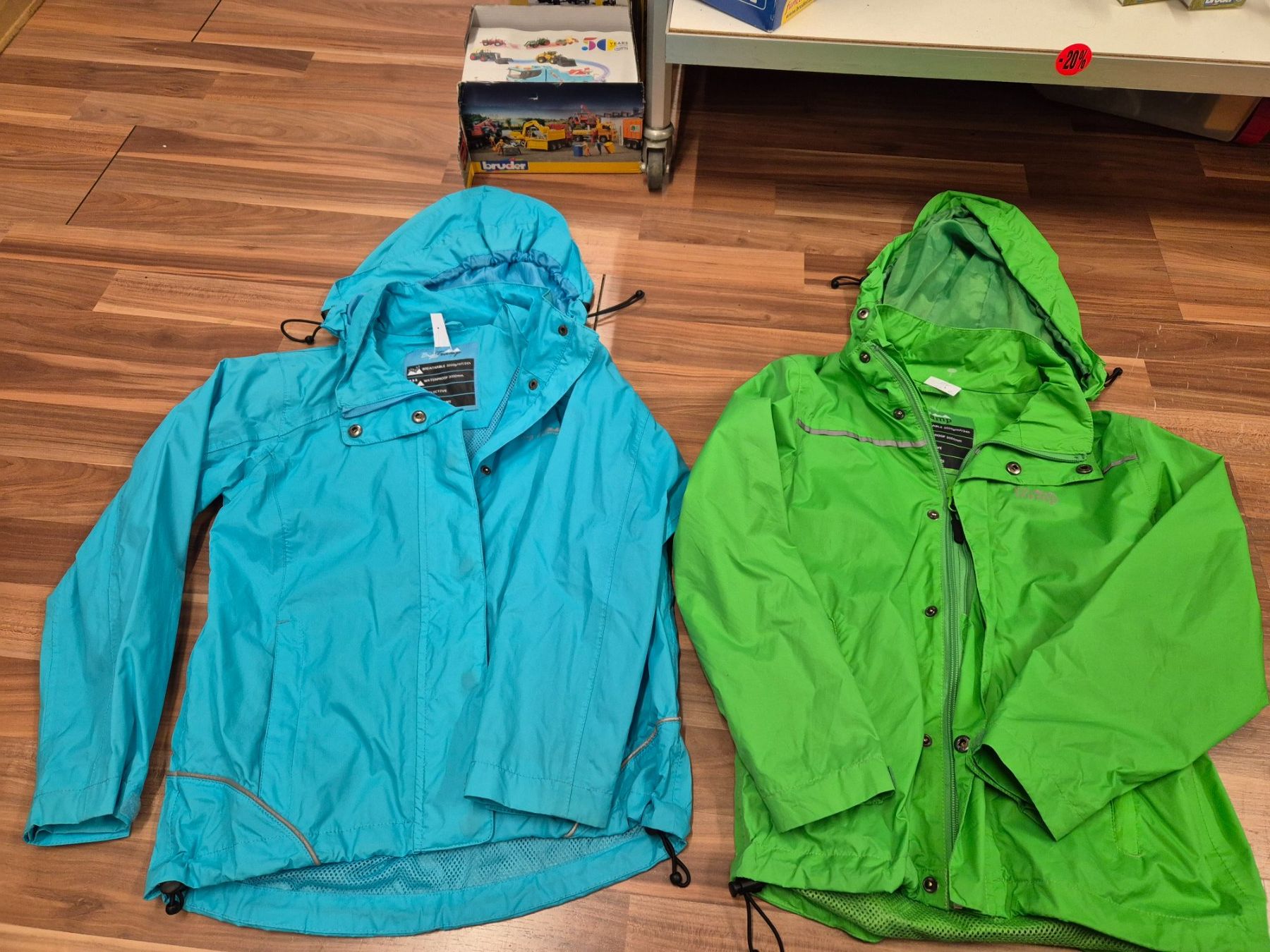 Giacche & Cappotti: 2 Big Tramp Regenjacke, Gr. 140, B19 – Usato da Schwarzenburg venduto da Flamingo07