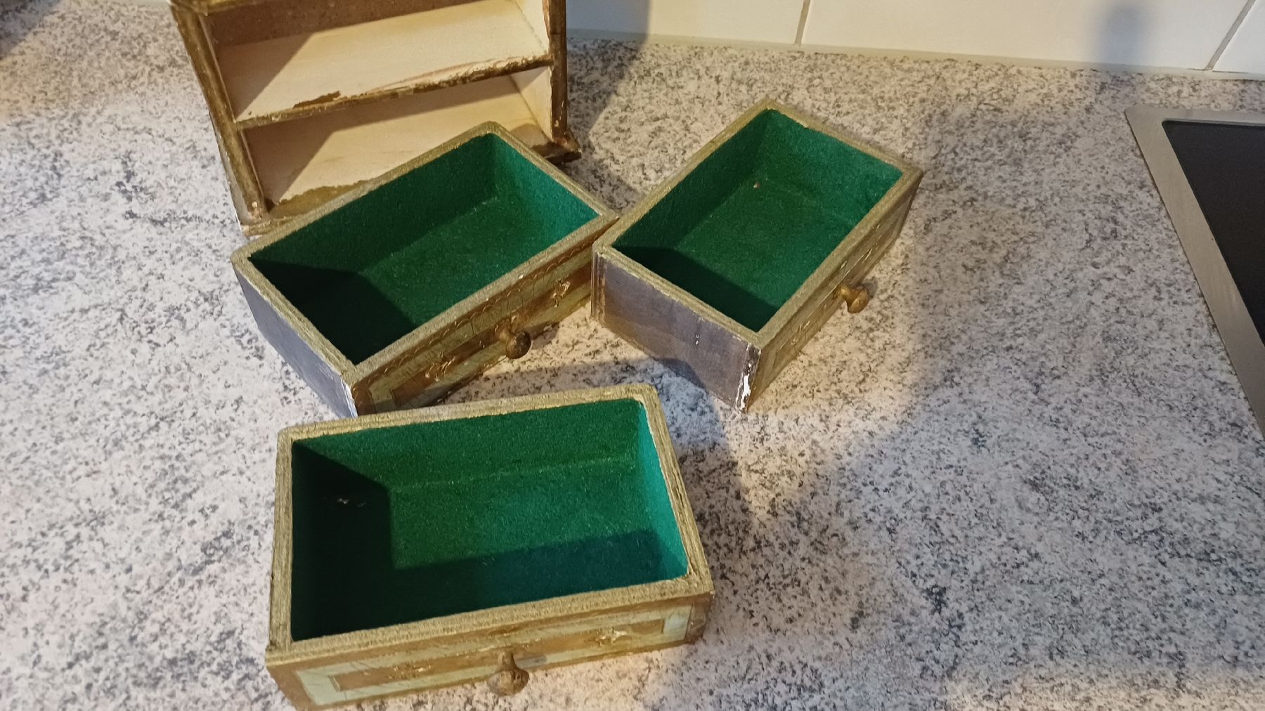 Cassettiere: Florentiner Schmuck Kommode   – Usato da Flawil venduto da Naphtali 2
