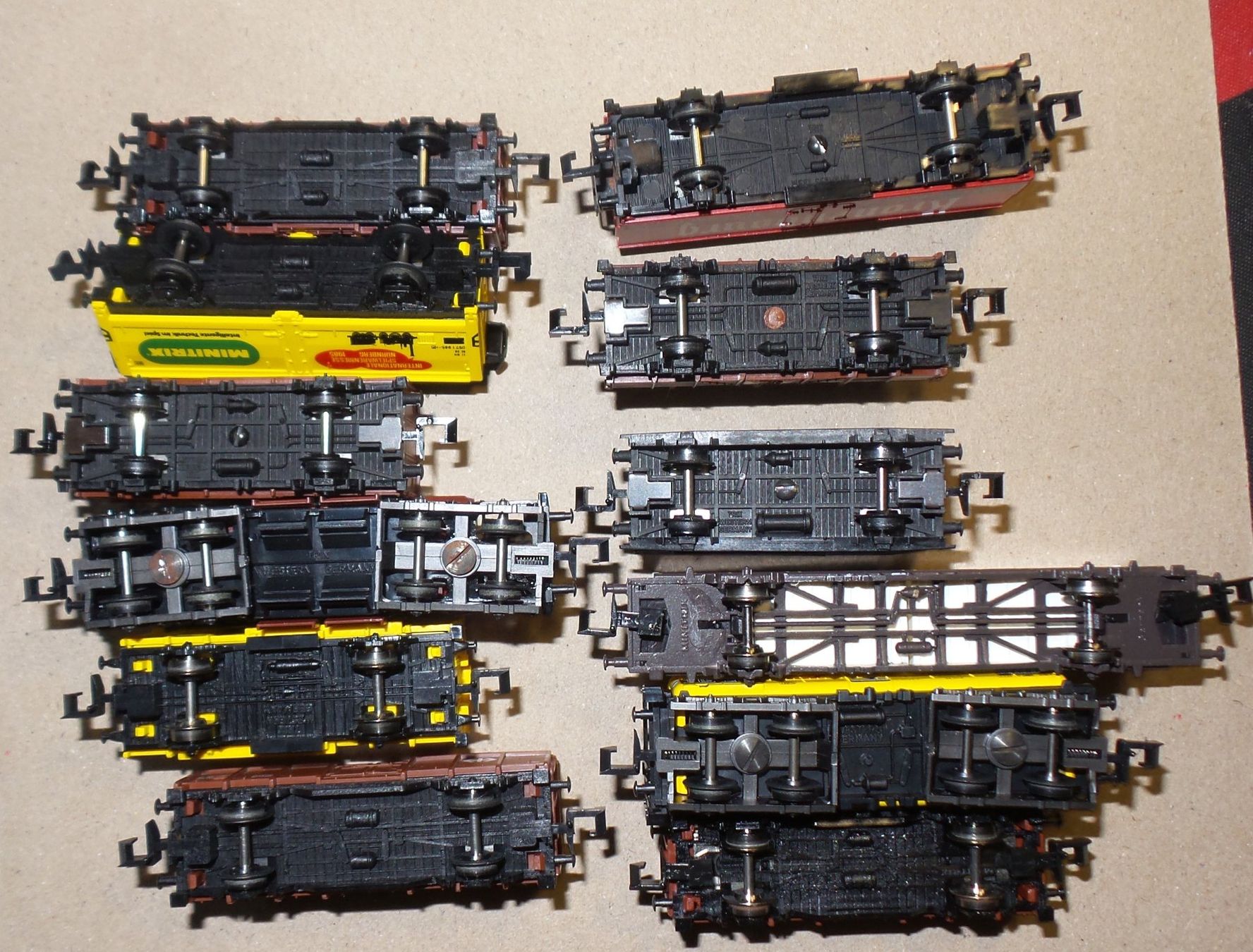 Trix Modelleisenbahnen: Lot 12 wagons divers Trix Minitrix N – Gebraucht aus Bulle von Rockandtoys 5