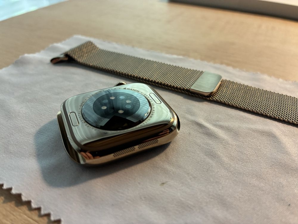 Applewatch Series 10 42mm Titan Gold (Neu (gemäss Beschreibung - Main Image
