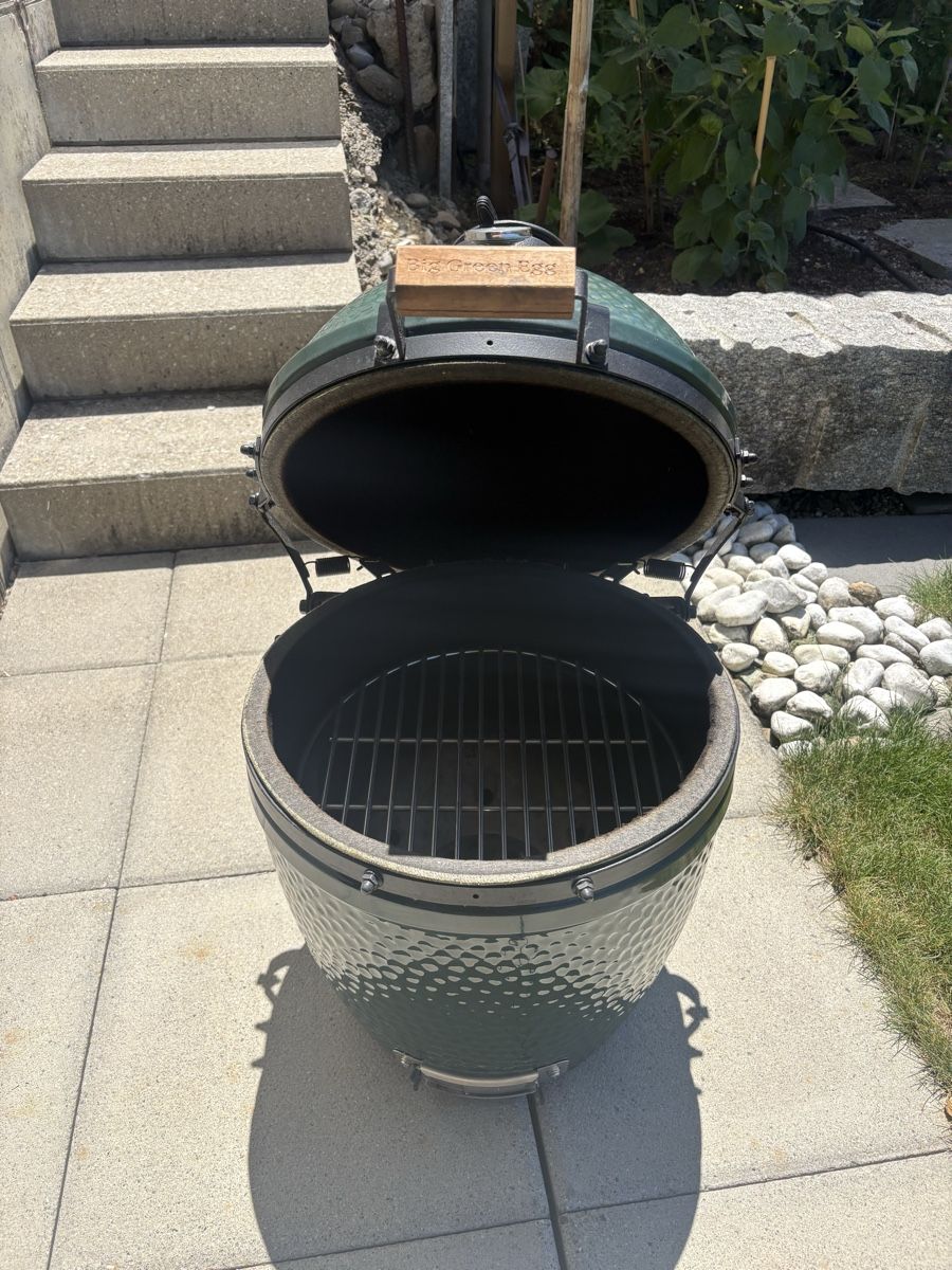 Griglie: Big Green Egg Small mit diversem Zubehör – Usato da Pfungen venduto da Batidashak 2