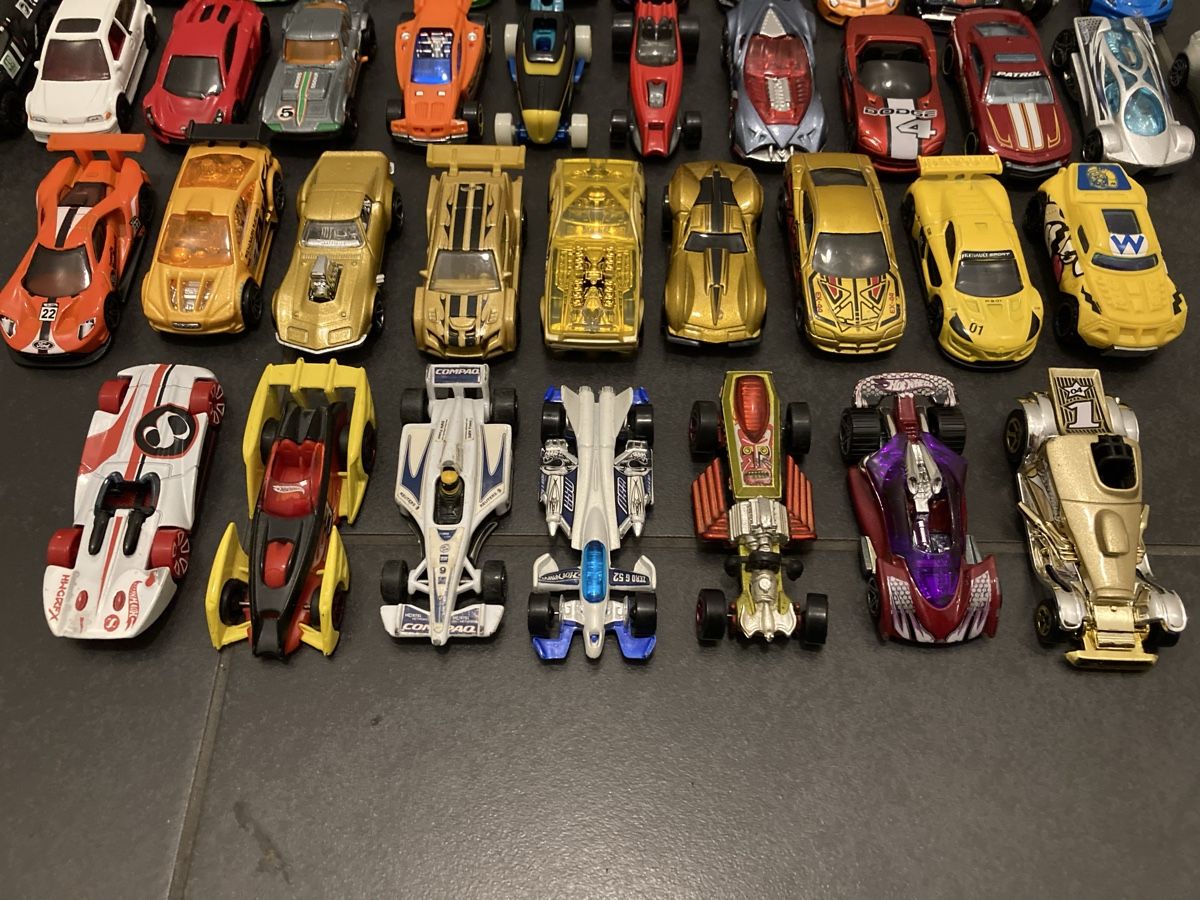 Hot Wheels Modellini d'auto: Hot Wheels Sammlung 52 Stk seltene Modelle – Usato da Ins venduto da teamfairerdeal 4