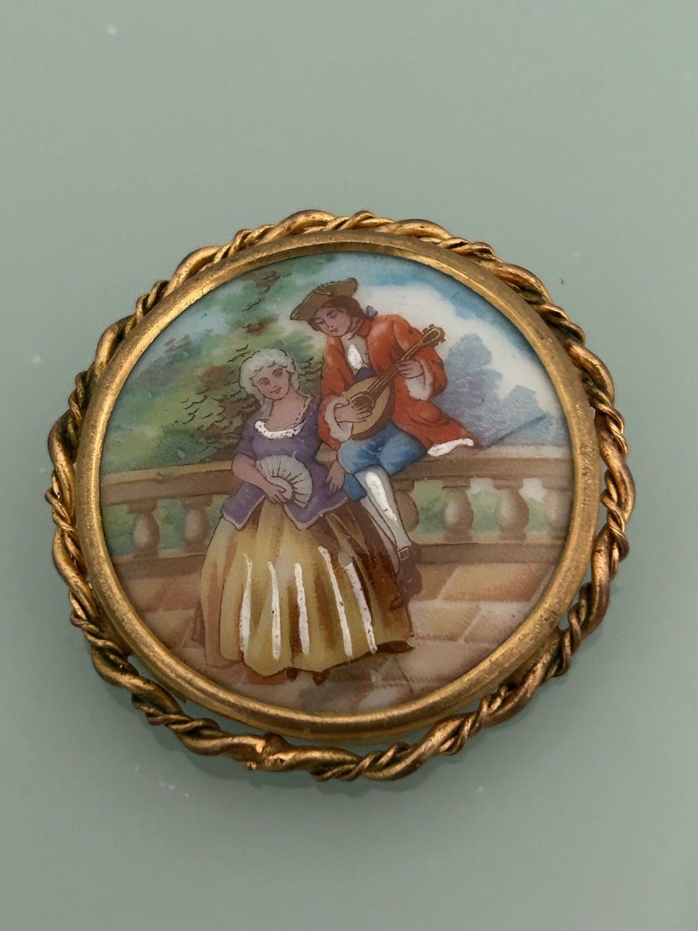 Broches & Aiguilles: Wunderschöne, alte Limoges-Brosche – D'occasion à Eschenz par glaro14