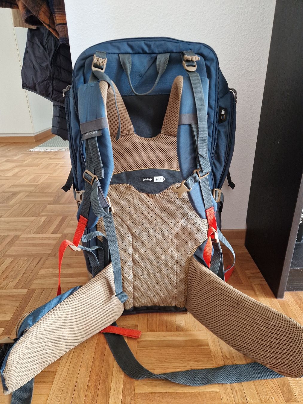 Decathlon Zaini: Sac à dos de voyage Forclaz 70L – Usato da Lausanne venduto da mgo_yx25 2