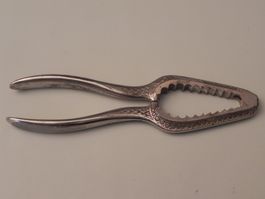 Nussknacker aus Metall – Vintage und mit Intarsien