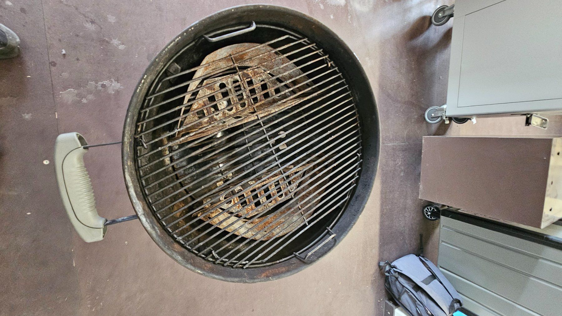 Weber Grils: Holzkohlegrill WEBER – D'occasion à Diessenhofen par Osio 3