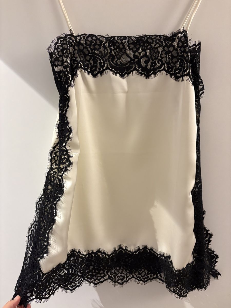 Top: Ivory Cami Top with Black Lace Trim – Nuovo (secondo la descrizione) da Nyon venduto da My_wardrobe 1