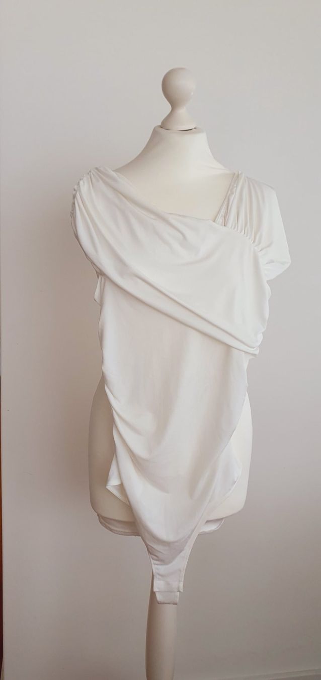 Top: Body weiss elegant Gr. S – Usato da Stansstad venduto da InStyle8 2