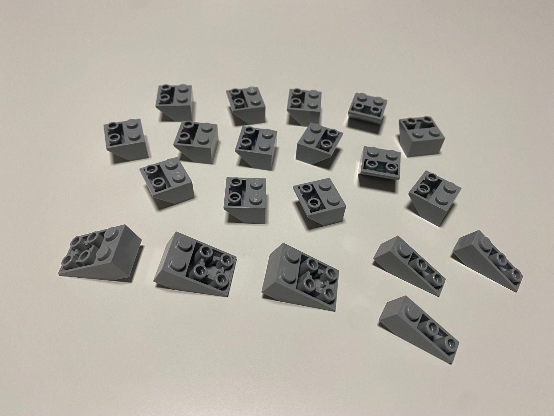 Lego Giocattoli: LEGO - 20 - GRAUE - NEGATIVE - SCHRÄG - STEINE – Usato da Gelterkinden venduto da ajdt4