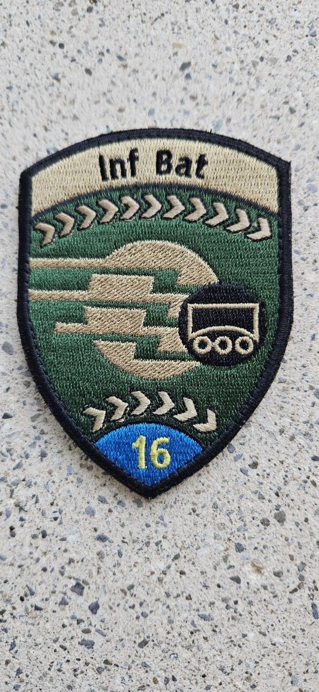 Schweizer Armee Plaketten & Abzeichen: *** Badge Infanterie mit klett *** – Neu und originalverpackt aus Riedholz von fr_sIruP