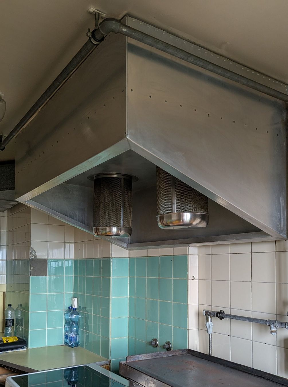 Dampfabzug: Abzugshaube aus Restaurantküche – Gebraucht aus Biel/Bienne von Zbindi 1