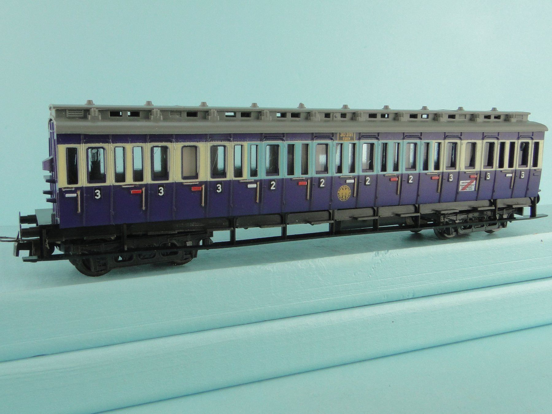 Liliput Modellini di ferrovie: Liliput 299 Oldtimer Wagen 2/3 Kl. Licht – Usato da Bülach venduto da cann11 4
