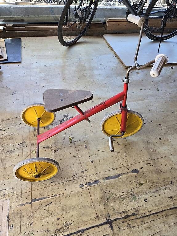 Veicoli per bambini: Vintage Dreirad  – Usato da Biel/Bienne venduto da Rouf7