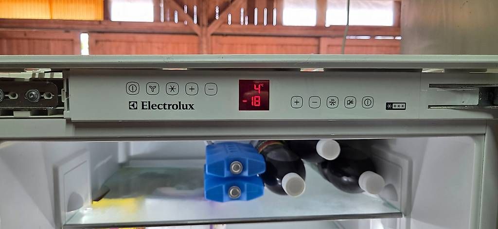 Electrolux Congelatori: ELECTROLUX Kühl- & Gefrier-Einbauschrank – Usato da Graltshausen venduto da mad_58wq 2
