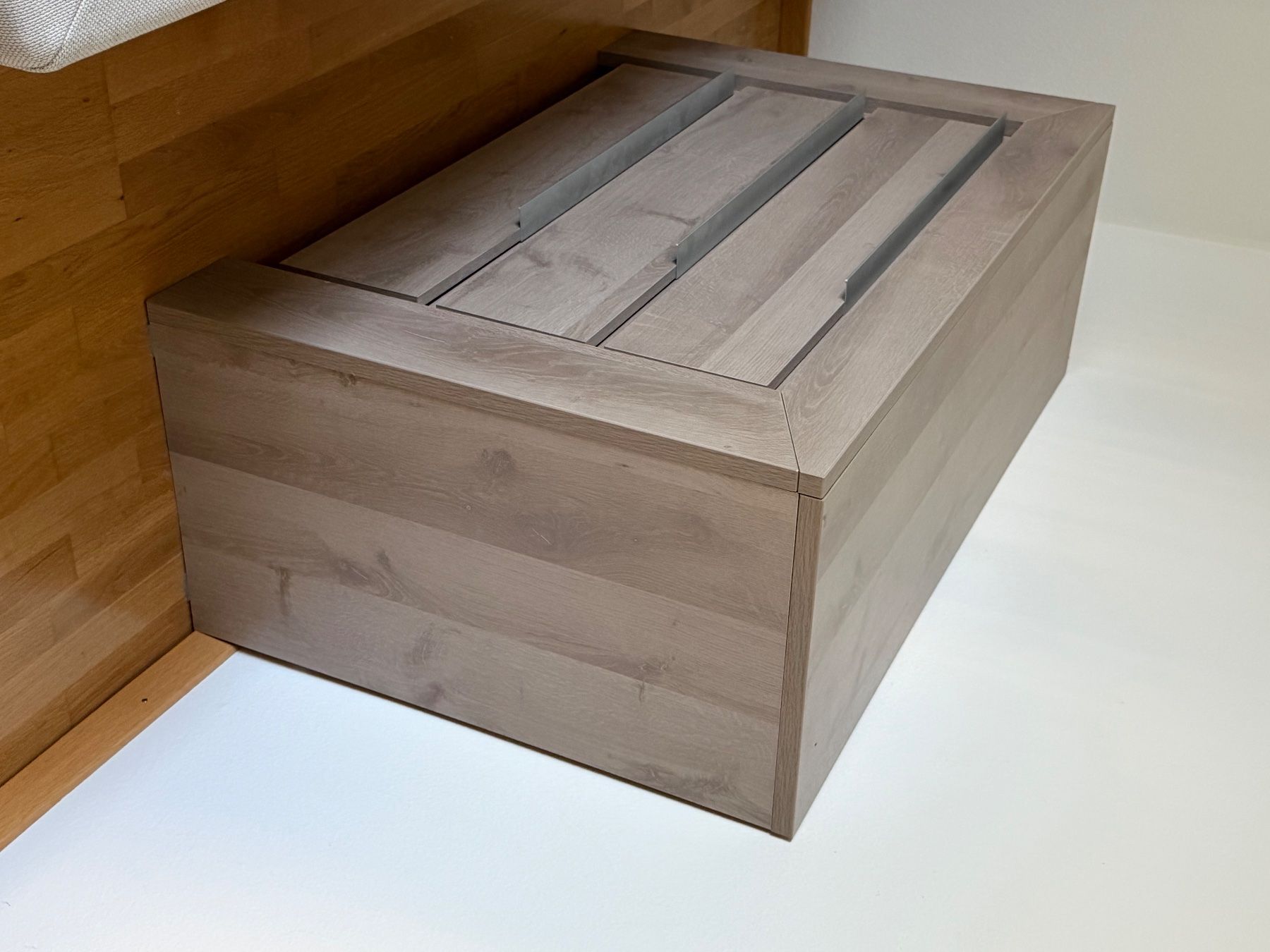 Livique Cassettiere: Kommode Holzoptik 3 Schubladen guter Zustand – Usato da Zürich venduto da Zuzana82 1
