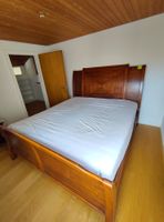Sehr schönes Mahagoni-Holz Bett