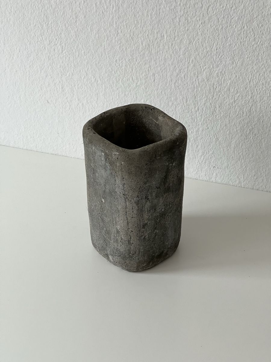Vasi & Recipienti: Vase en béton – Usato da Vevey venduto da shs95 1