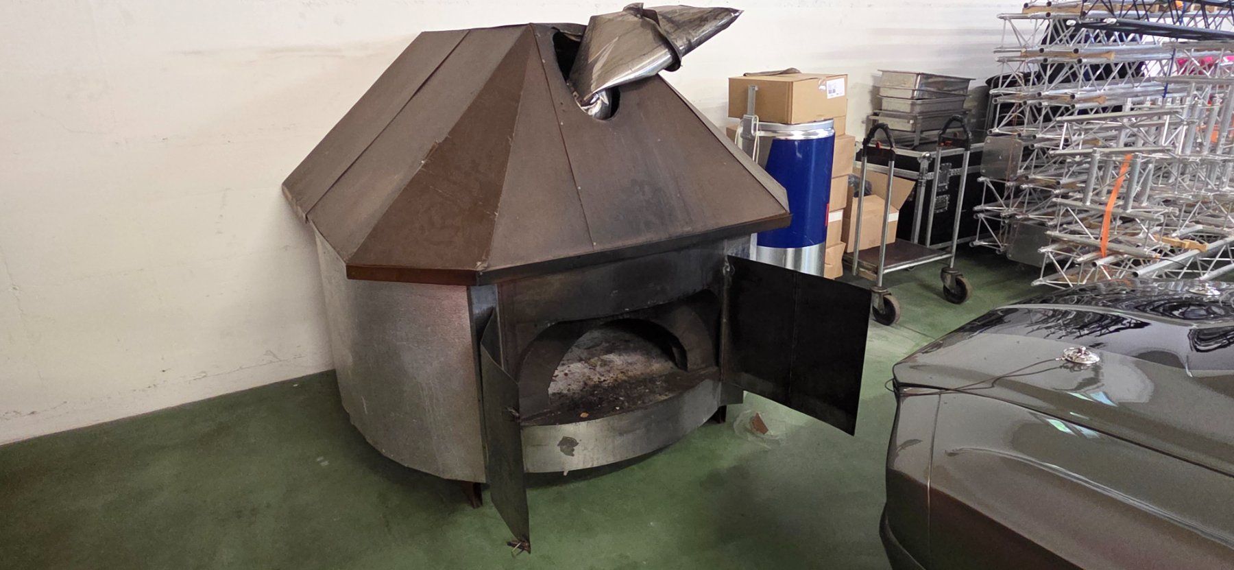 Forni per pizza: Pizza Ofen mit Holz – Usato da Lütisburg venduto da Toggi.Stutzli.Levent