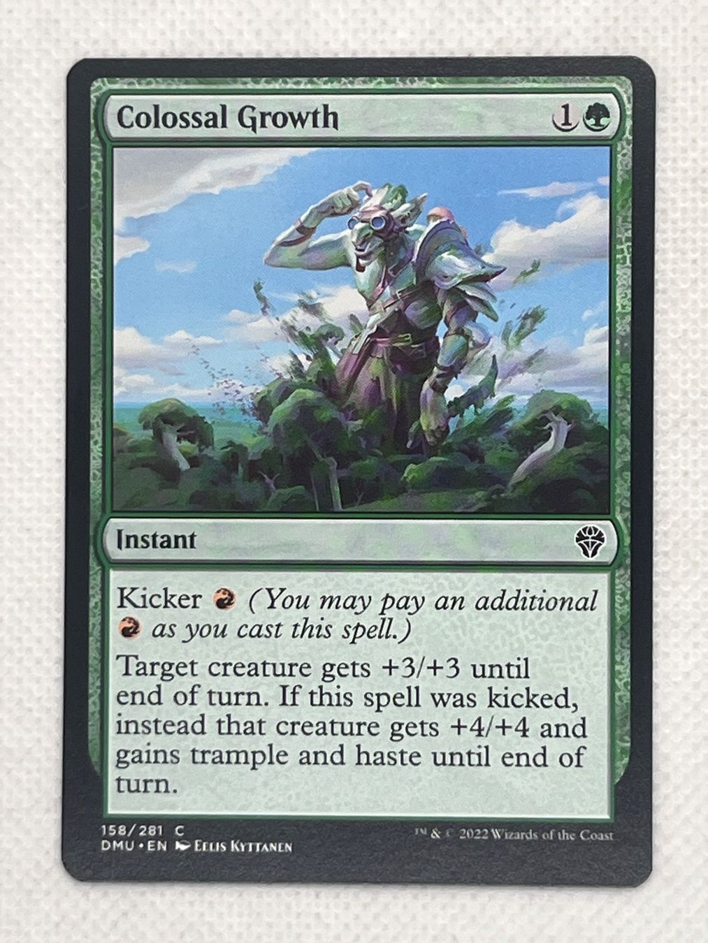 Magic The Gathering Sammelbilder & Trading cards: MTG Colossal Growth DMU 158 Englisch Common – Gebraucht aus Hinterkappelen von Kim1992