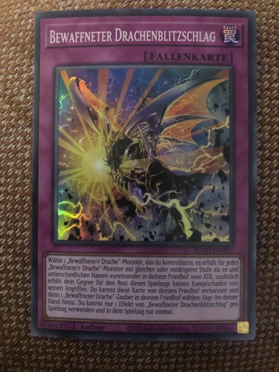 Yu-Gi-Oh! Sammelkarte 'Bewaffneter Drachenblitzschlag' – Common, Deutsch, 1. Auflage In Toploader