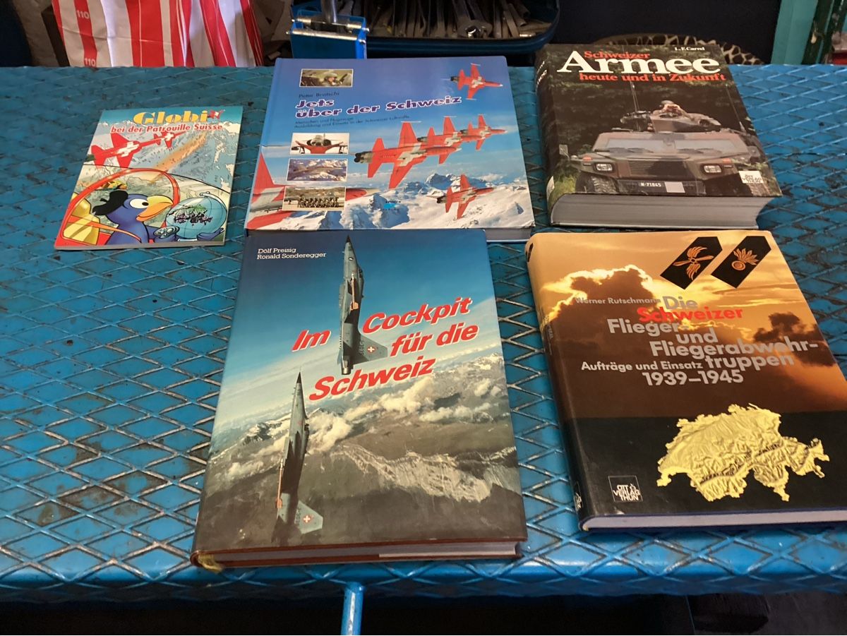 Libri: Bücher: Schweizer Luftwaffe, Armee,  – Usato da Flims Dorf venduto da Actrosmb 1
