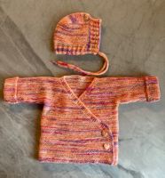 Handgestricktes Baby-Set aus Schurwolle