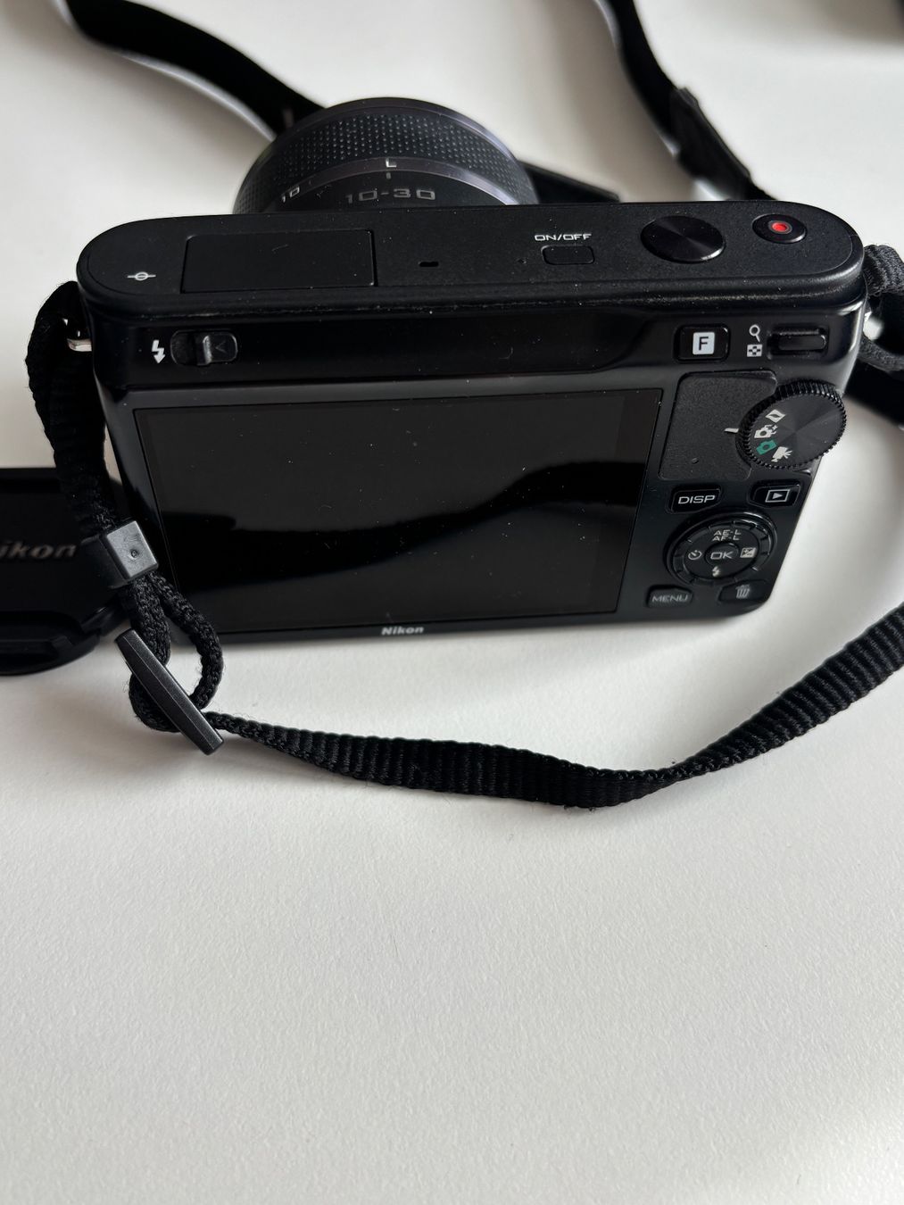 Nikon Fotocamera: Nikon 1 J1 schwarz mit zwei Objektiven – Usato da Nussbaumen AG venduto da 58612 2