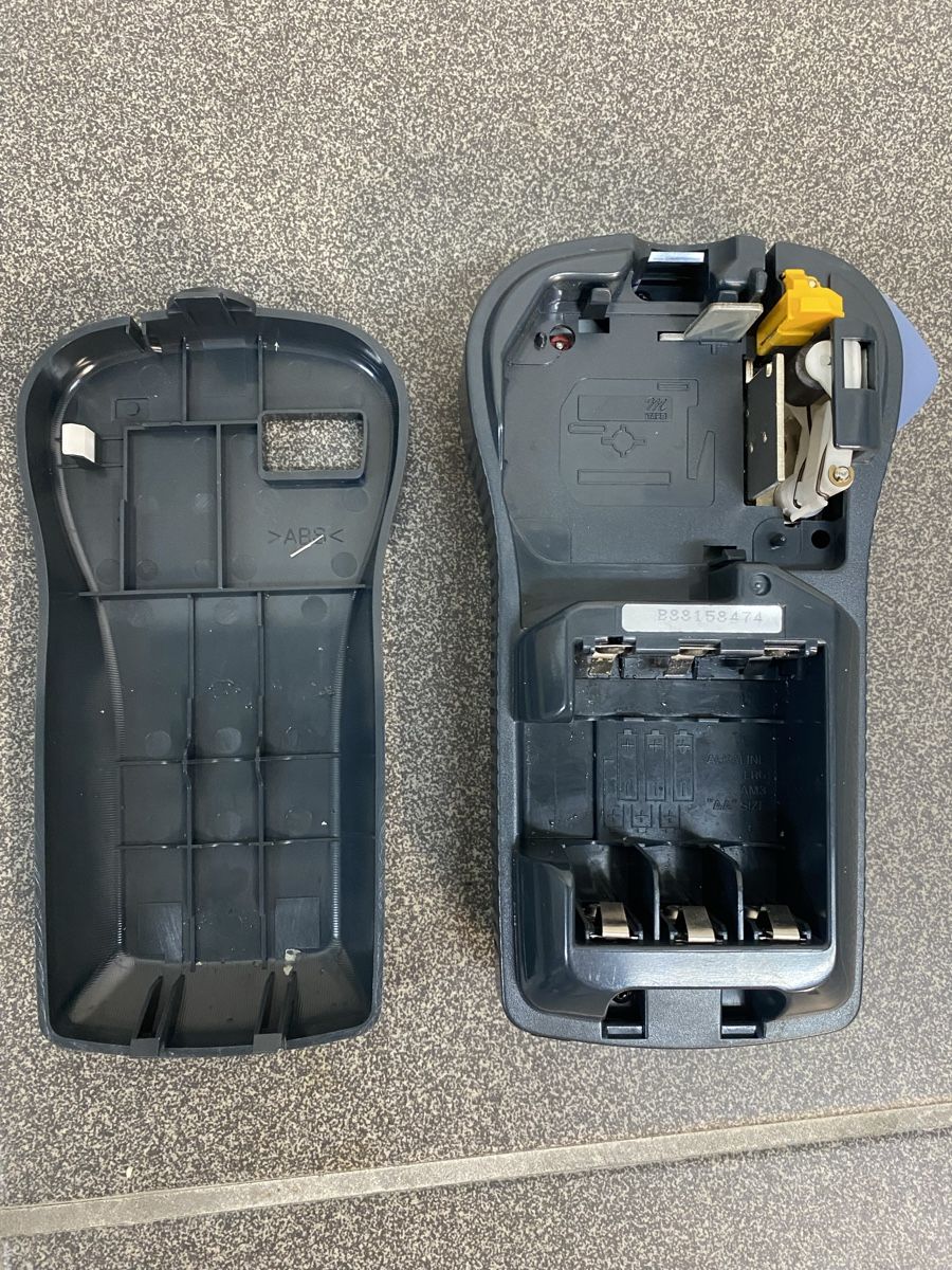 Brother Drucker: Brother P-Touch 85 Beschriftungsgerät – Defekt aus Wettingen von vpr_9gz6 1