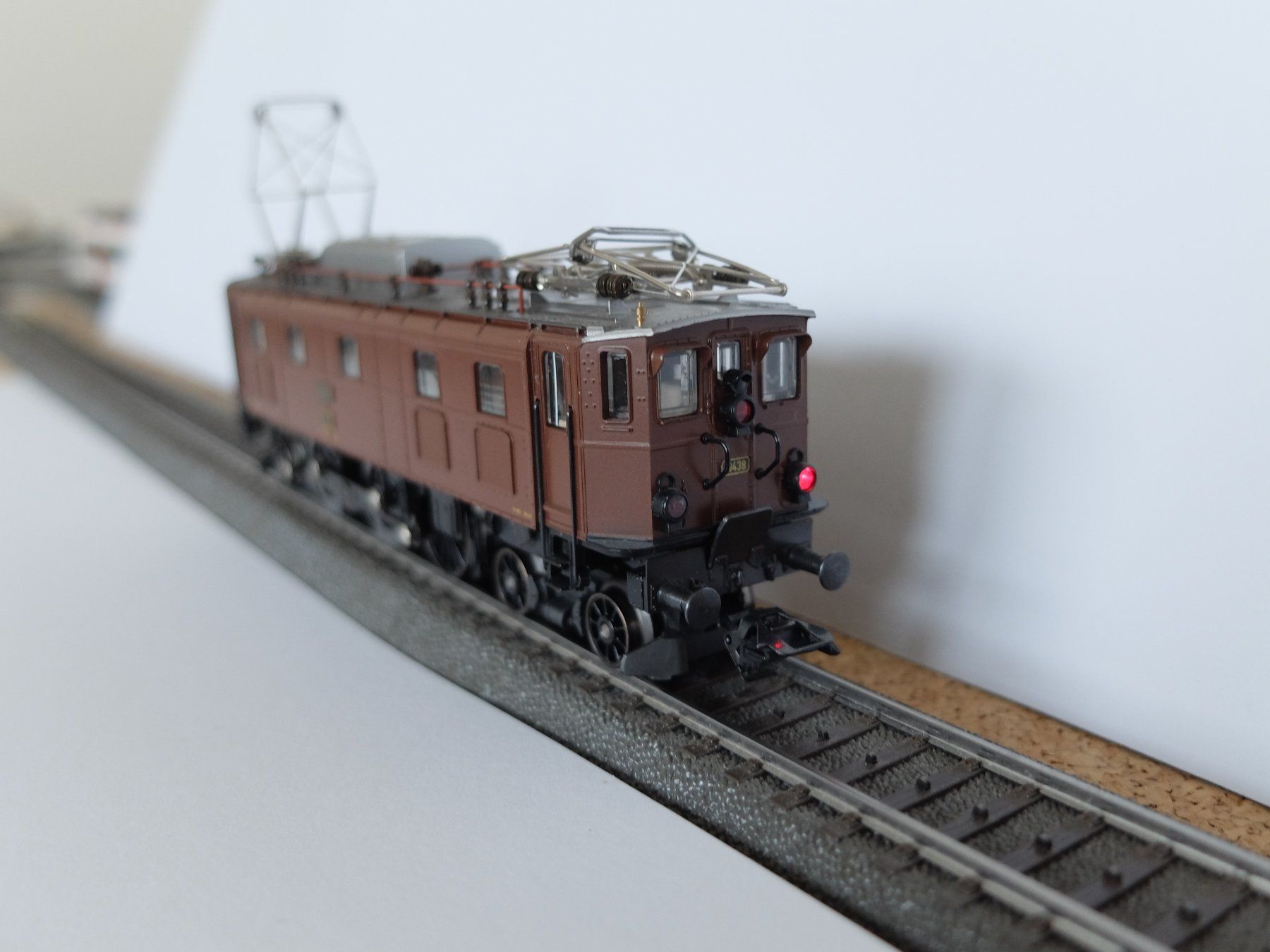 Märklin Modelleisenbahnen: Märklin Ae 3/6 II braun – Gebraucht aus Aegerten von Alfmann 3