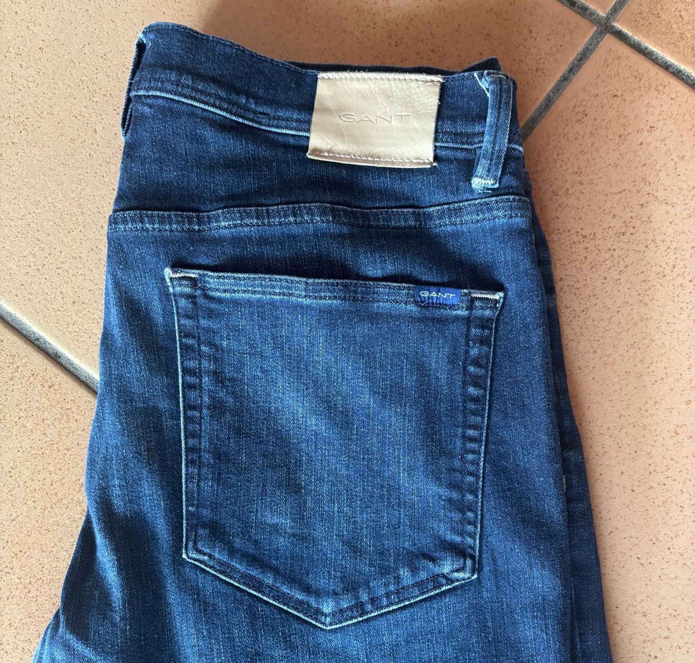 Gant Jeans: Jeans GANT, taille 36-30/ maxien-extra slim – Usato da Delémont venduto da Vendeur_3 4