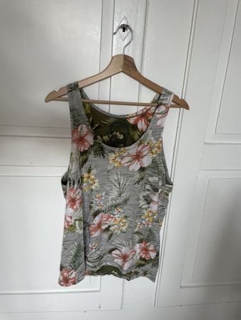 Sommerliches Tanktop mit Blumenmuster, Grösse S, Top!