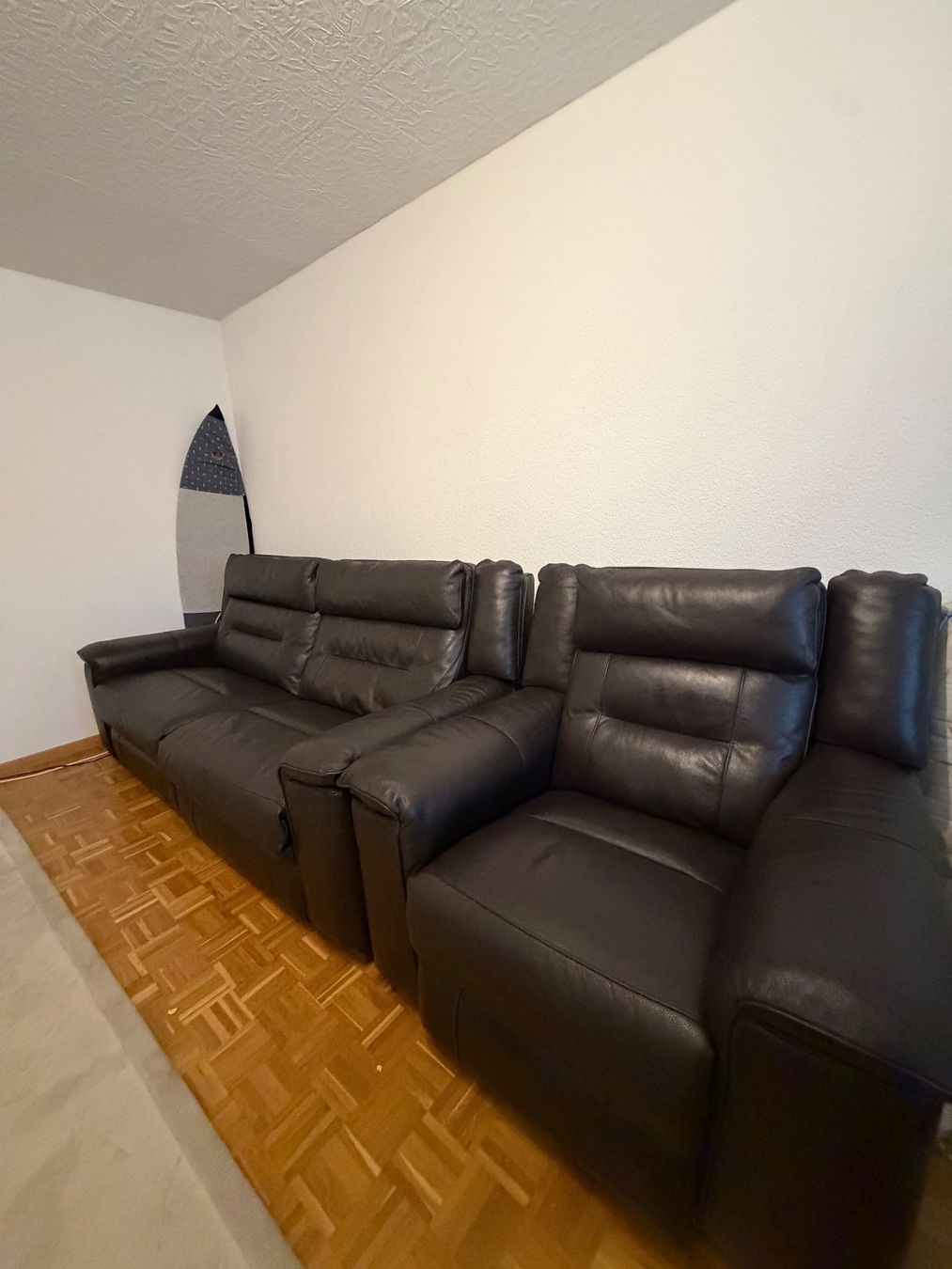 Conforama Sofas: Elektrisches Sofa – Gebraucht aus Thun von Surflife01