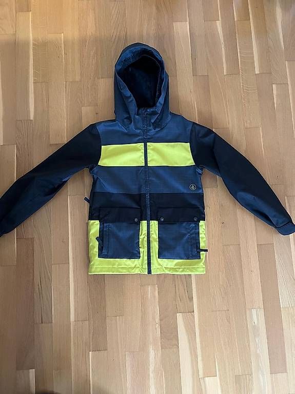 Vestes & Manteaux: Volcom Winterjacke  Kinder L (Regular)  – D'occasion à Horgen par jen_d9lr 2