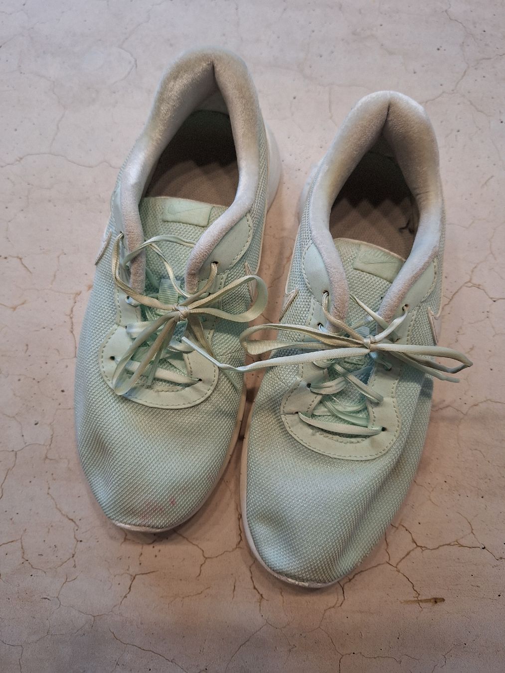 Nike Scarpe da donna: Turnschuhe Nike, Gr. EUR 37.5 – Usato da Schaffhausen venduto da Mipakr