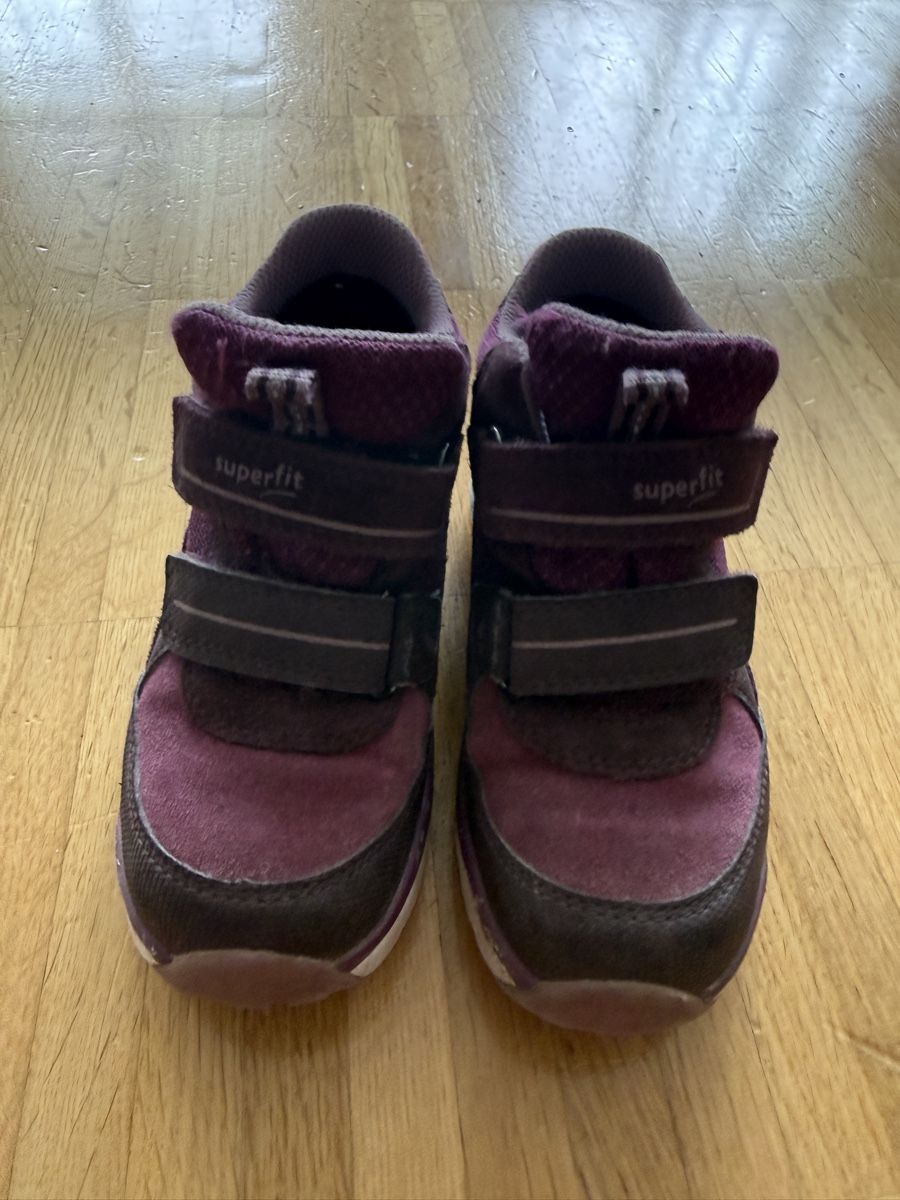 Superfit Scarpe per ragazze: Superfit Halbschuhe Gr. 27 – Usato da Schwerzenbach venduto da Le_roy