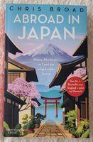 Abroad in Japan Buch von Chris Broad