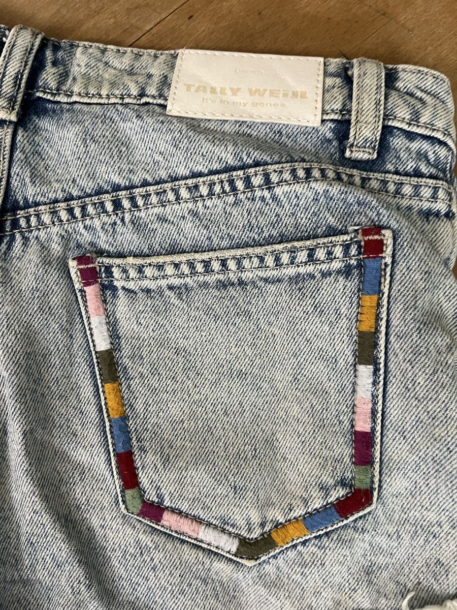 Tally Weijl Jeans: Jeans Shorts blau – Usato da Stäfa venduto da jo1735 4