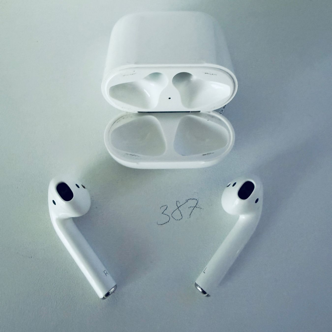 Apple Cuffie: Original Apple AirPods 2 Gen. Wireless Kopfhörer & Case – Usato da Basel venduto da MY.AIRPODS.SHOP 3