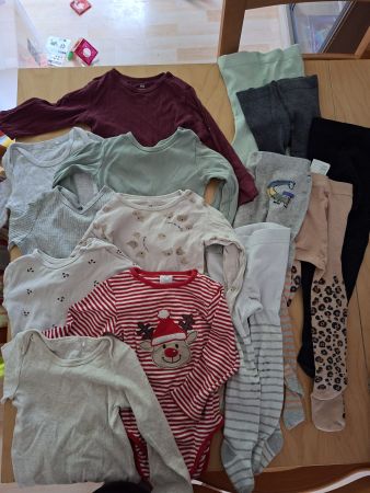 Bodies und Strumpfhosen für Kleinkinder in der Grösse 86/92