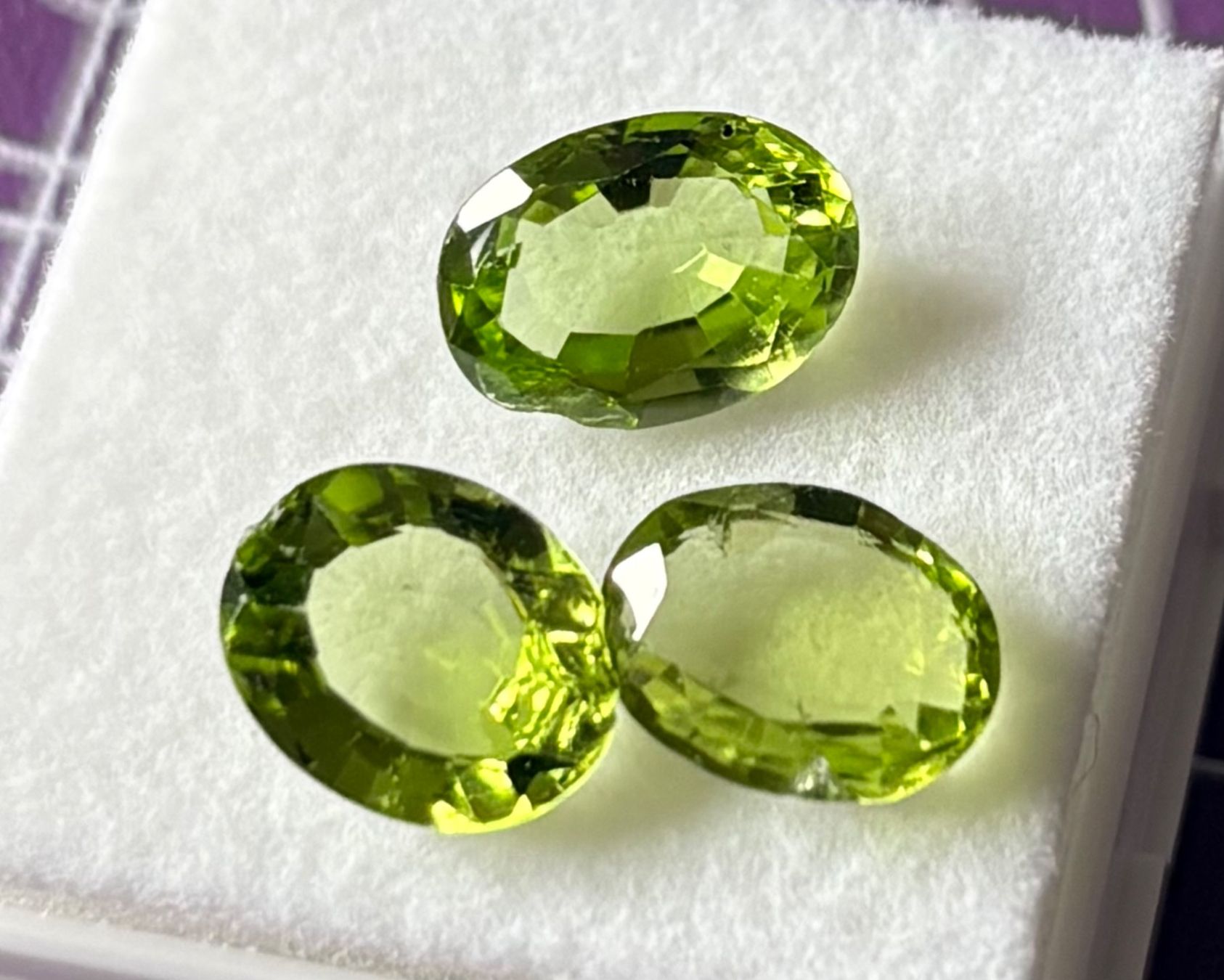 Pietre preziose: Lot Peridot Total 4.7 ct. – Difettoso da Brugg AG venduto da lau_9rvy 1