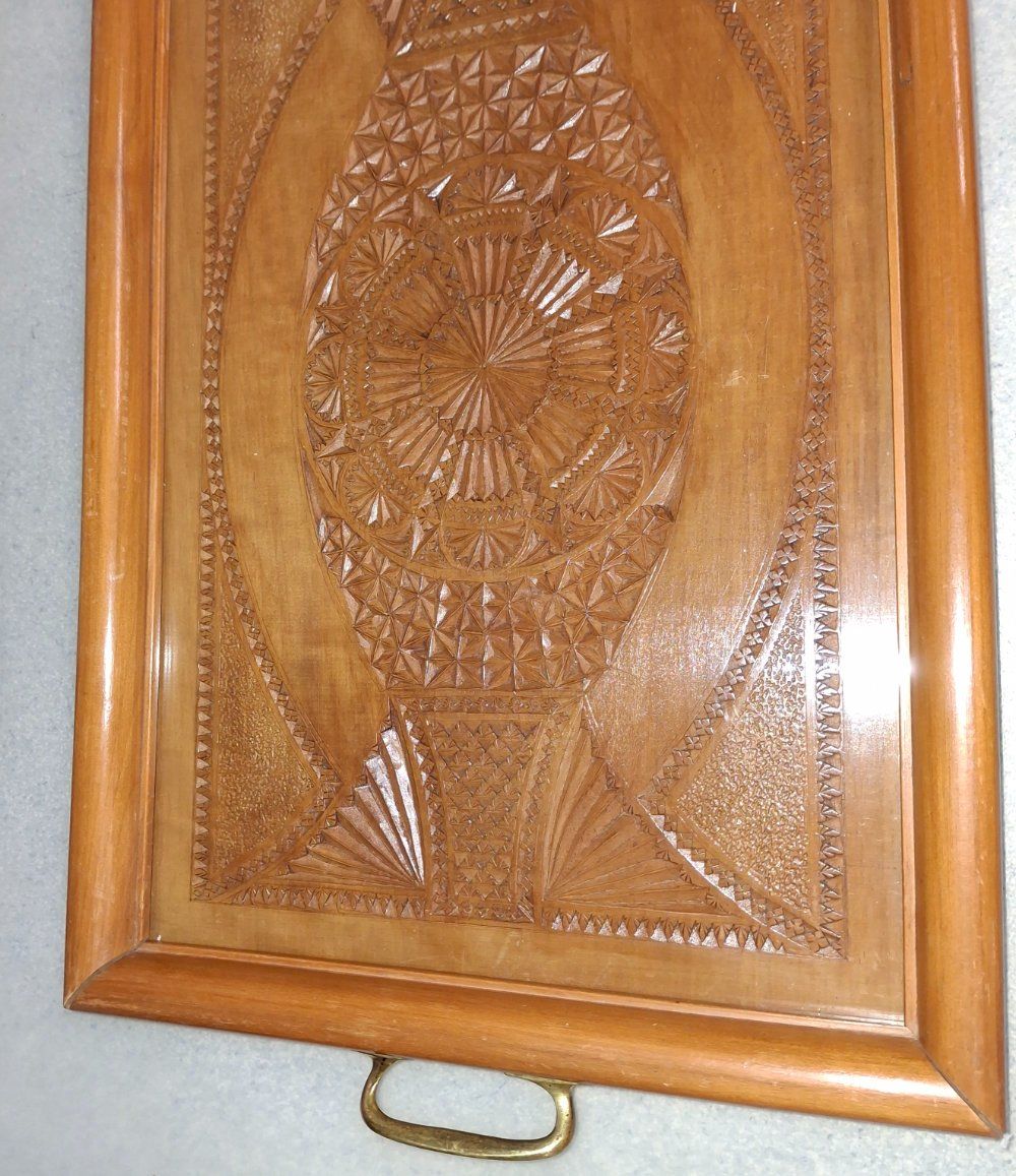 Piatti di portata: Serviertablett Tablett Holz geschnitzt, vintage – Usato da Weggis venduto da Mylemontree 2