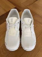 ON  SNEAKERS CLOUD