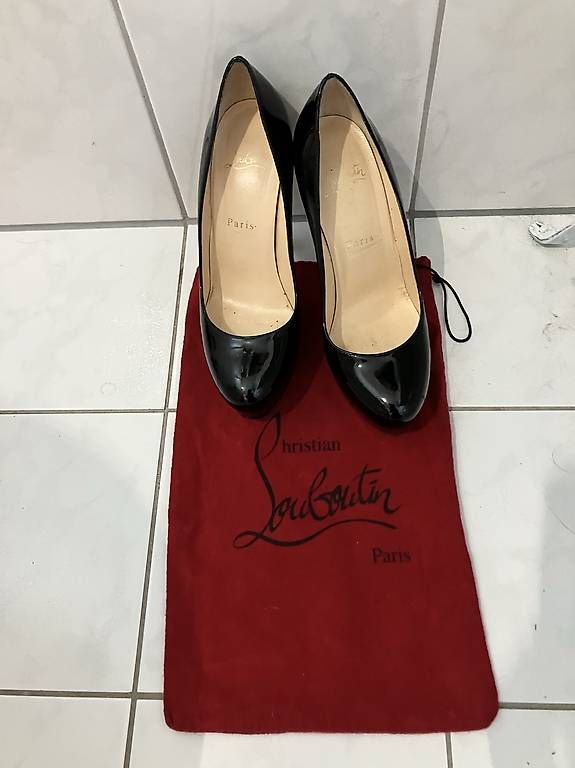 Scarpe da donna: Schöne Lack Louboutin – Usato da Hettlingen venduto da MissZotti